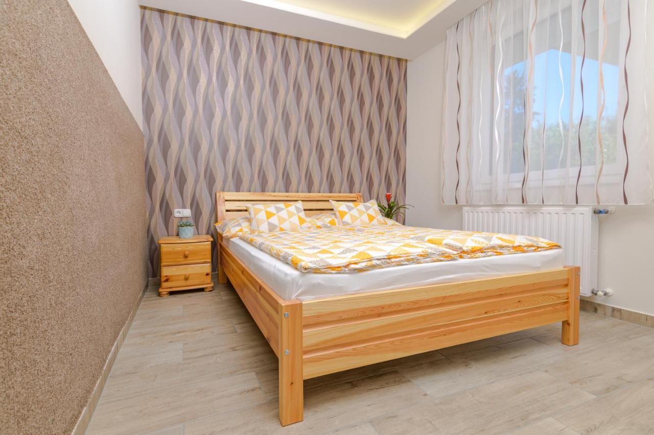 Bella Apartments No1 ハイデゥソボスロー エクステリア 写真